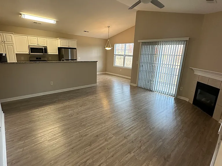 Dockside Village Apartments — Photo 80