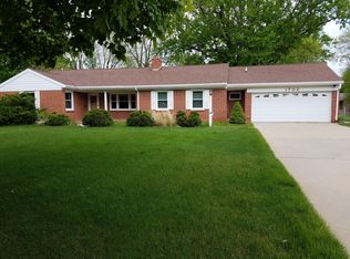 1702 McClellan Dr, Huron, SD 57350