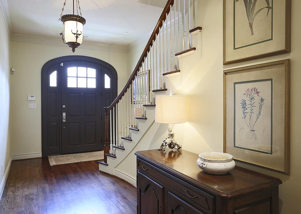2nd image of 2211 Augusta Dr APT 21