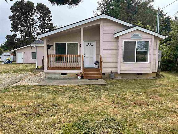 2nd image of 525 Lakeview Dr