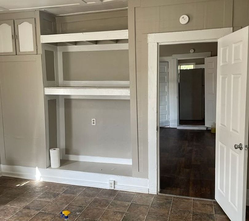 2nd image of 2605 E 38th St