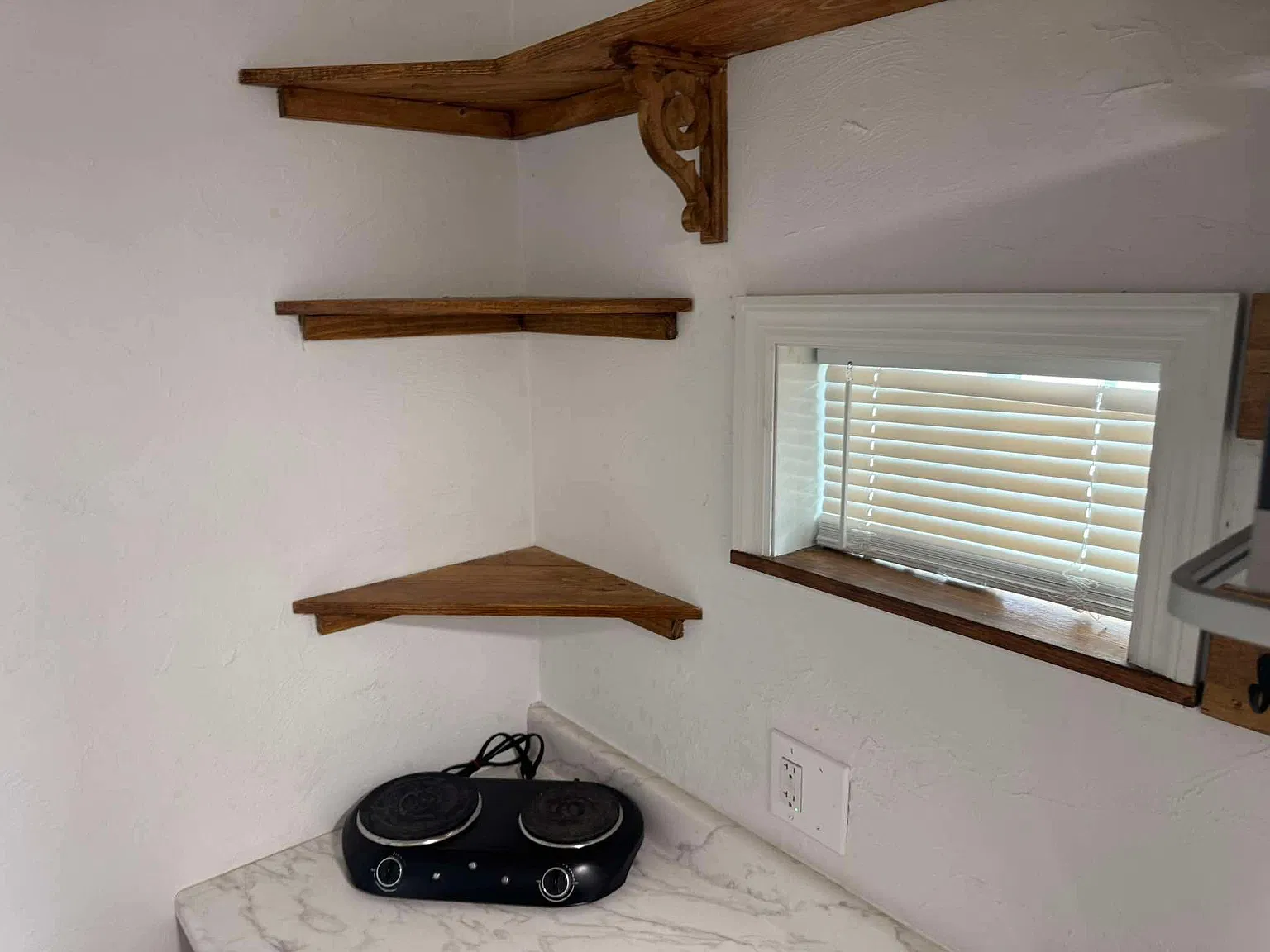 2 bed, 1000 sqft, $1,495 — Photo 3