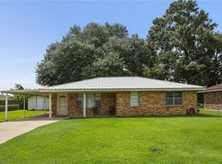 910 Gassen St, Luling, LA 70070