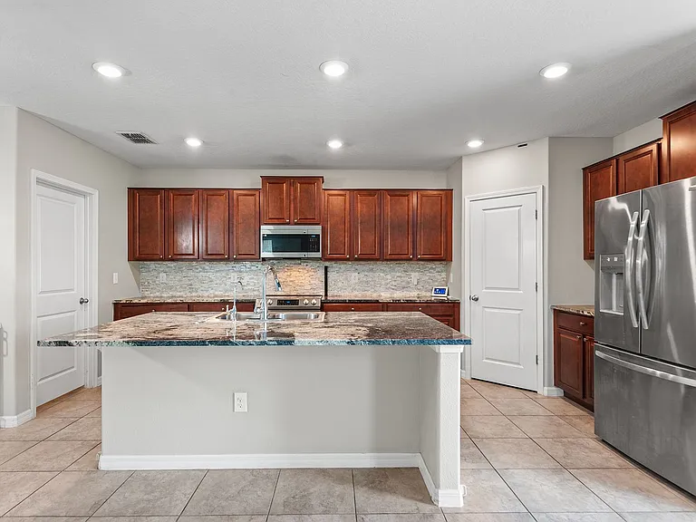 11201 Hudson Hills Ln — Photo 5