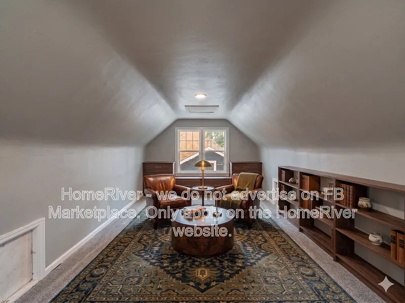 3 bed, 1.0 bath, 1305 sqft, $1,495 — Photo 3