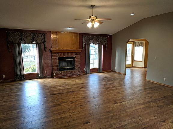 3rd image of 1705 S Heather Lake Ct