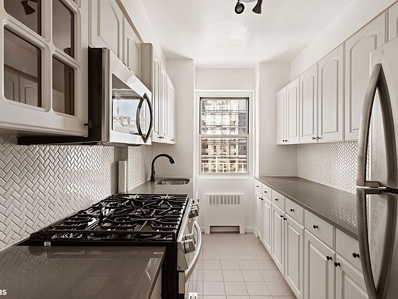 3rd image of 301 E 66th St APT 10H