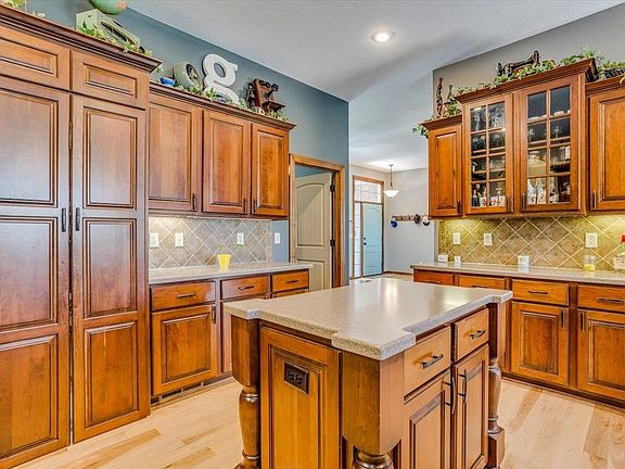 4th image of 2501 N Fairway Cir