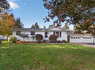 21 Champlain Ave, Bouctouche, NB E4S 2Y7