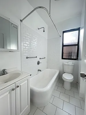 Rented by EXR | media 8