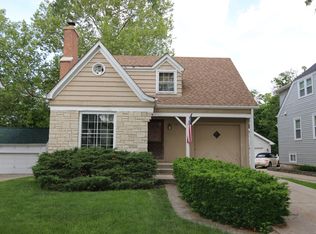 158 Forest Ave, Glen Ellyn, IL 60137