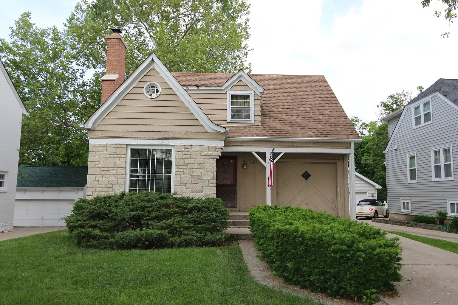 158 Forest Ave photo 1