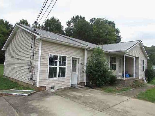 3rd image of 1475 Meadowbrook Dr