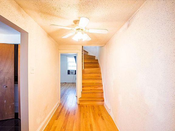 3rd image of 1520 N Lawrence St