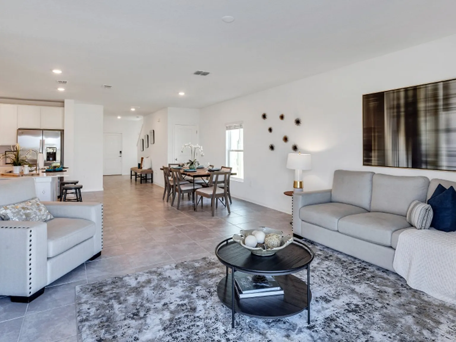 6 bed, 2580 sqft, $2,995 — Photo 4