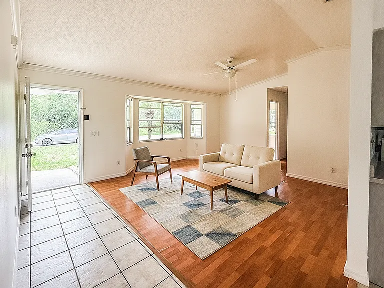 11028 Corrigan Ave — Photo 1