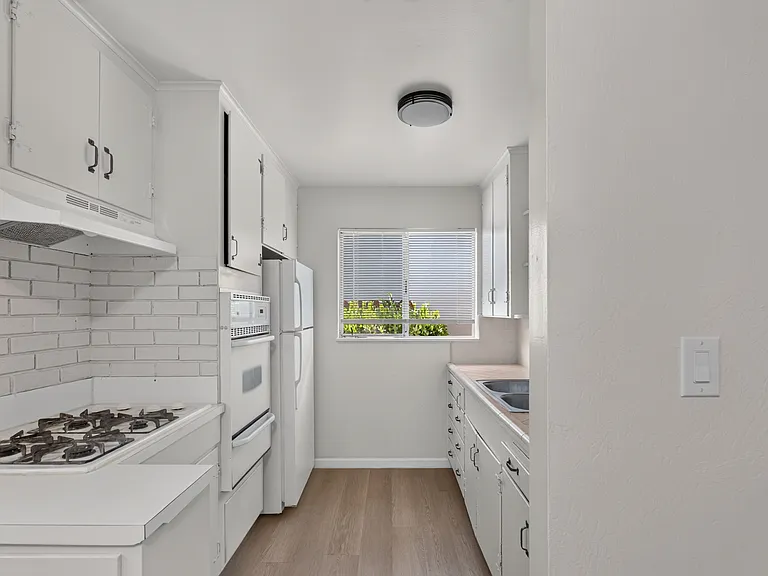 962 Lupin Dr #3 — Photo 9