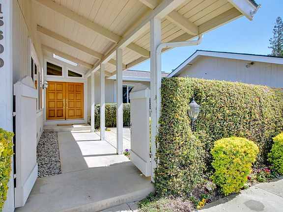 4th image of 15600 Dorado Ln