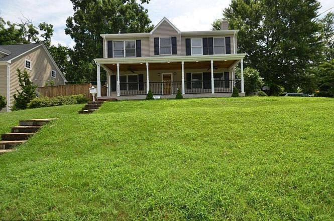1st image of 2125 Boxwood Dr
