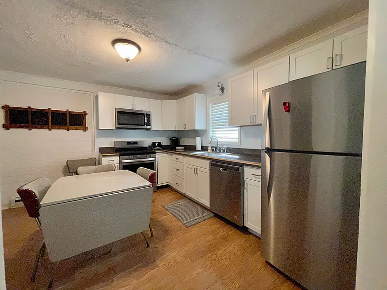 121 S Spruce St — Photo 5