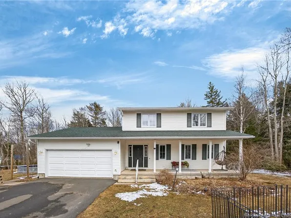 75 Cameron Dr, Burton, NB E2V 3G4