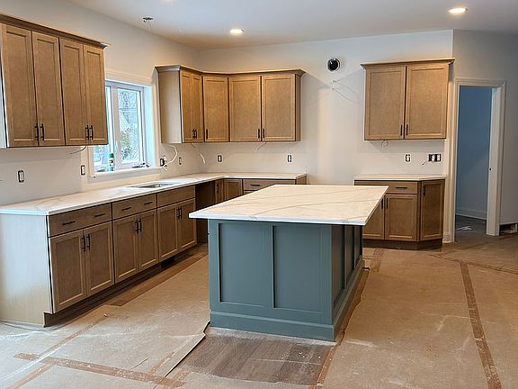 4th image of 177 Rockefeller Rd