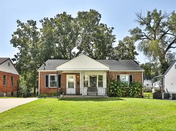 10600 Saint Xavier Ln, Saint Ann, MO 63074
