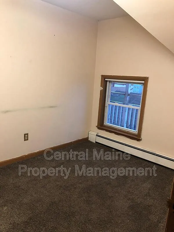 3 bed, 1.0 bath, $1,500 — Photo 3