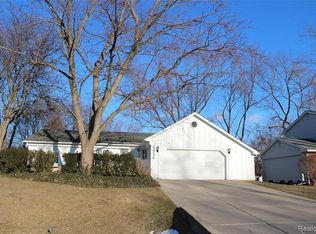 22734 Chestnut Tree Way, Novi, MI 48375