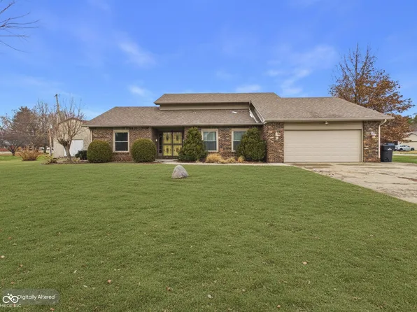 2111 Round Barn Rd, Anderson, IN 46017