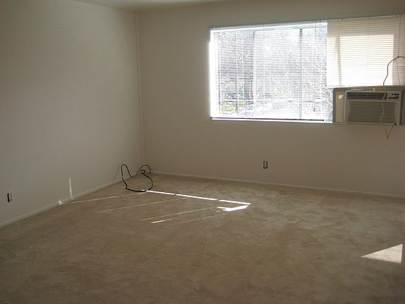3rd image of 399 S 12th St #2