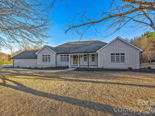 1 Sweetbriar Ct, Greer, SC 29650