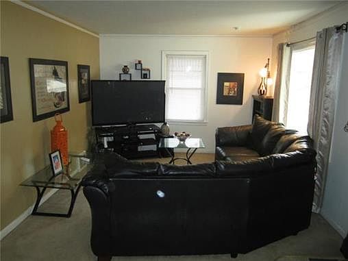 OPEN LIVING ROOM & DINING ROOM