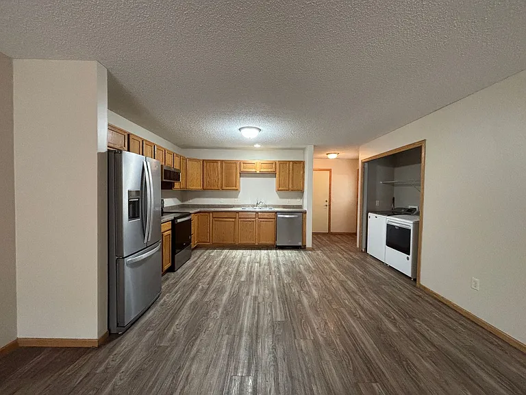 1627C Gunston Dr — Photo 2