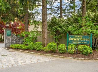 1102 Fairway Grn, Mamaroneck, NY 10543