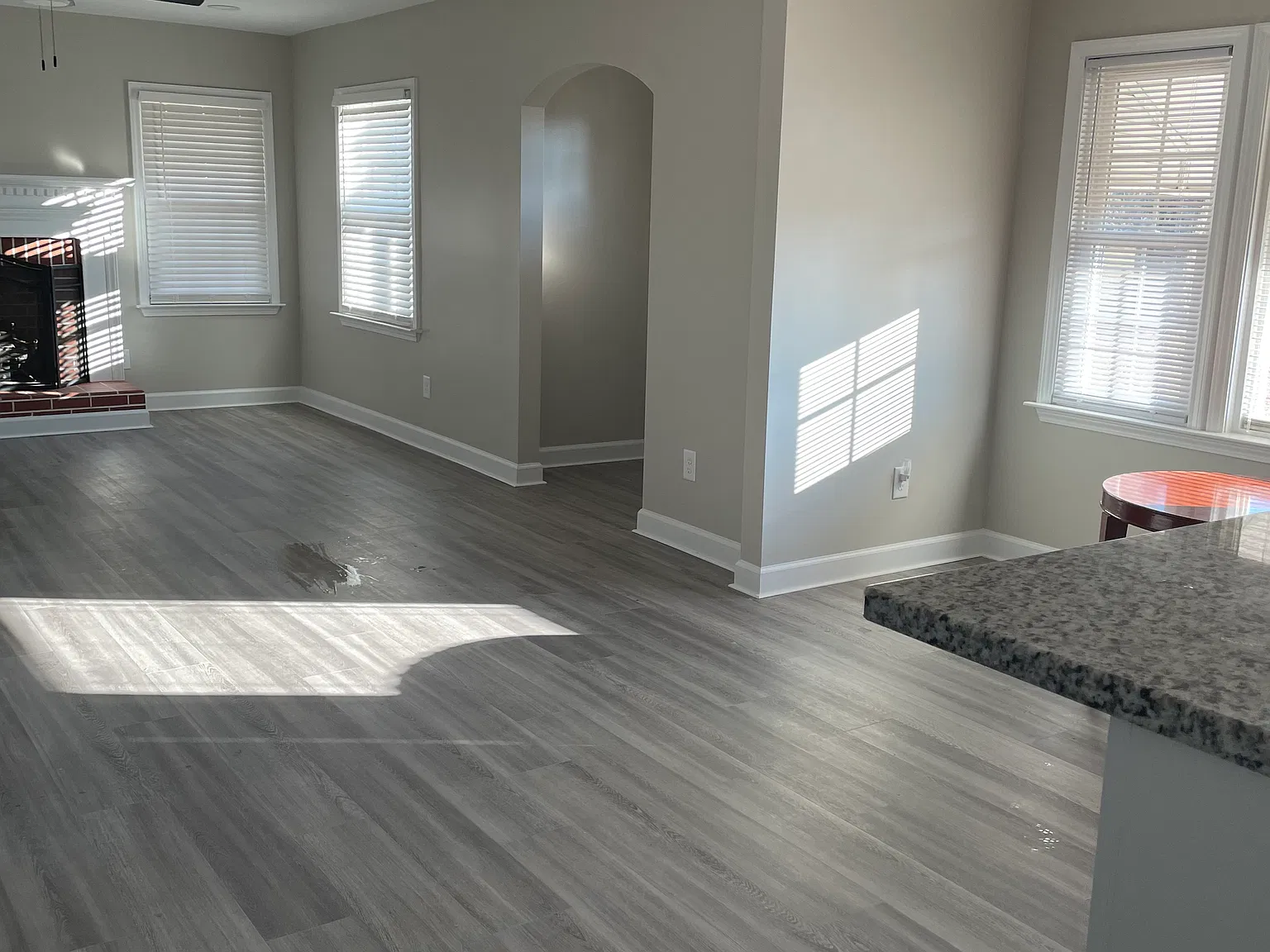 3 bed, 2200 sqft, $2,295 — Photo 4
