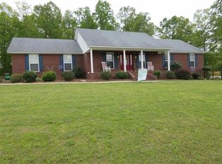286 Dusty Ln, Selmer, TN 38375