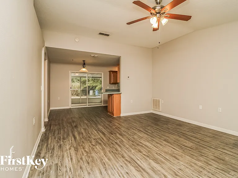 31111 Oakmont Ave — Photo 5