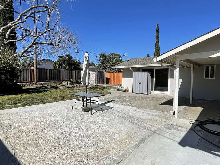 3713 Justine Dr — Photo 6