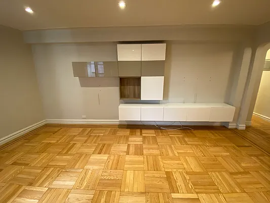 Rented by Apartment Luxe Realty Group, Inc | media 42