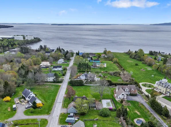 3 Navy Street, Searsport, ME 04974