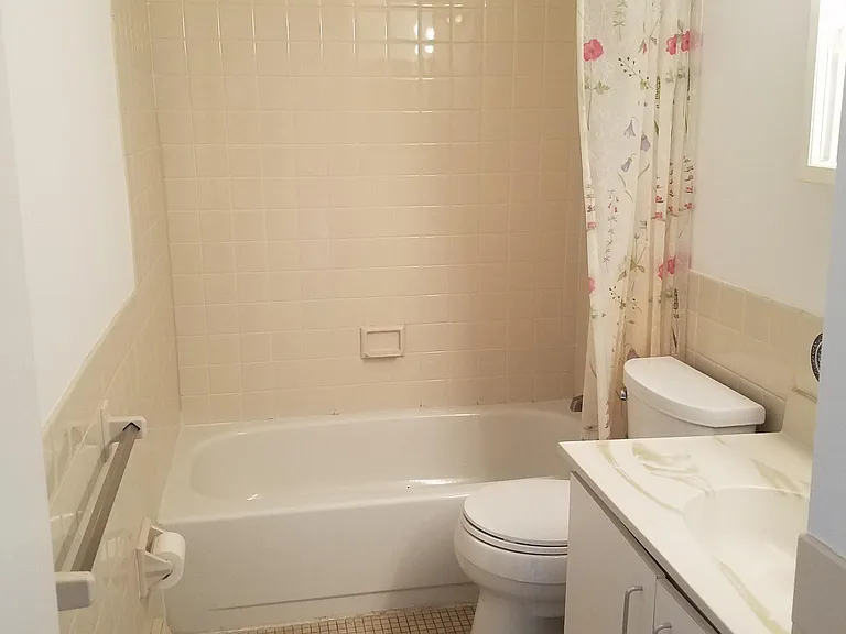 221 Head House Ct — Photo 11