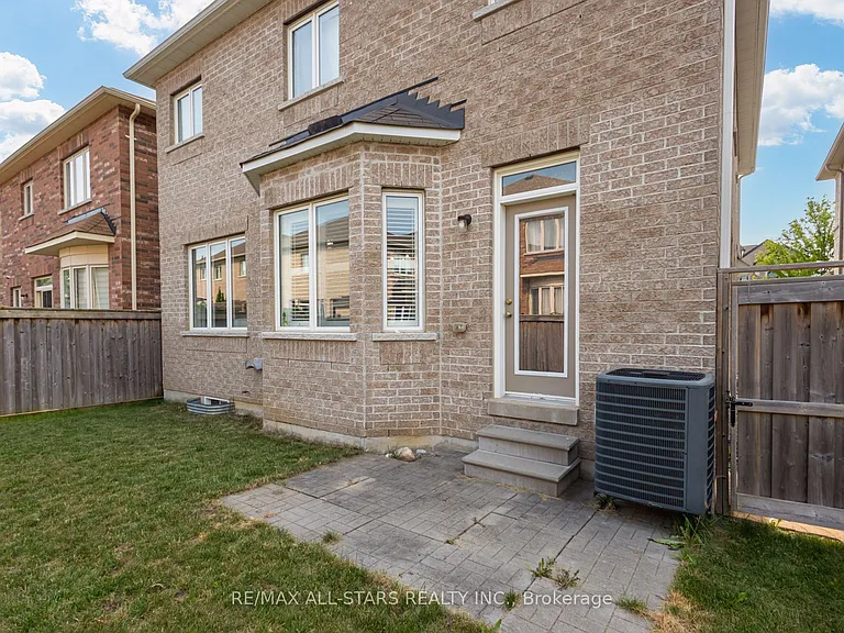 102 Creekland Ave — Photo 43