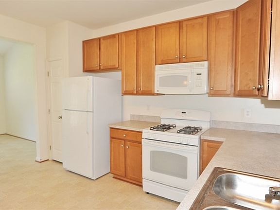4th image of 12741 Stone Lined Cir