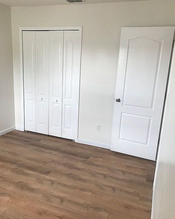 1st image of 422 Walnut Dr