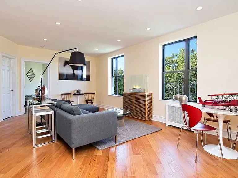 750 Riverside Dr #2D — Photo 2
