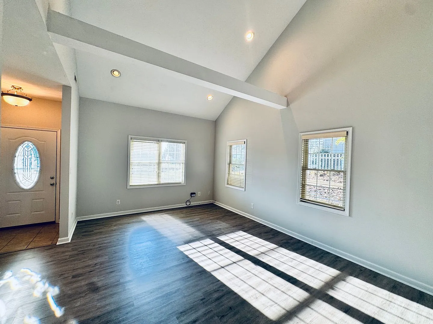 Russell Springs One Level Home — Photo 4