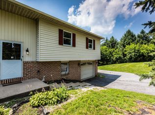 109 Sharona Dr, Lititz, PA 17543