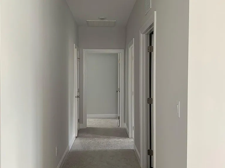 421 Hawkeye Dr — Photo 15