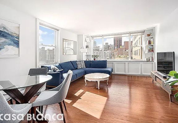 3rd image of 137 E 36th St #13K